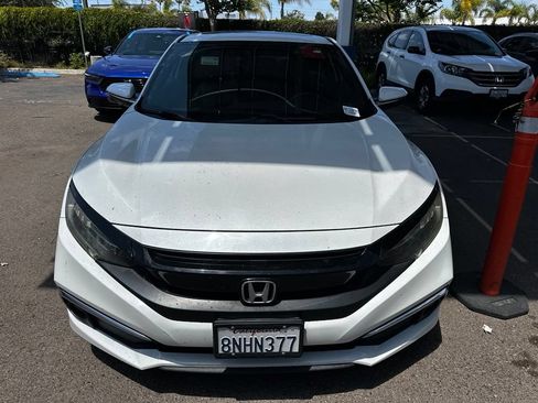 Used 2019 Honda Civic Touring image 3