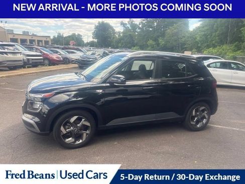 Used 2023 Hyundai Venue SEL FWD image 6