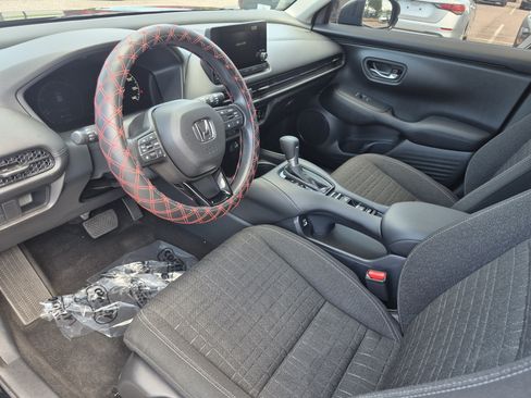 Used 2023 Honda HR-V LX image 19