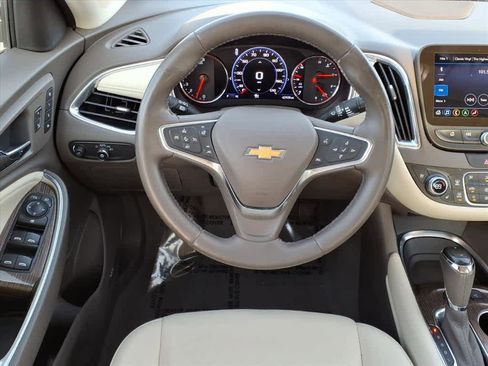 Used 2019 Chevrolet Malibu Premier w/ Sun and Wheel Package image 7