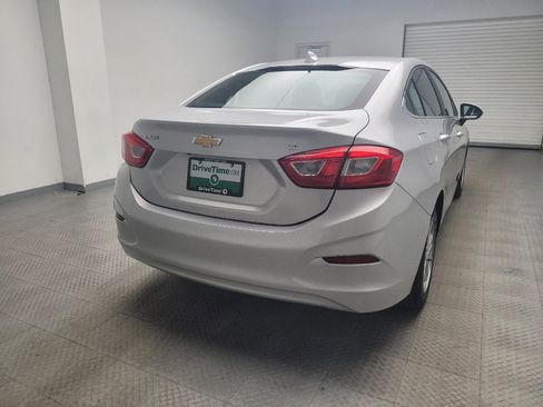Used 2017 Chevrolet Cruze LT image 7