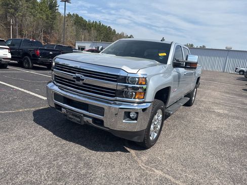Used 2019 Chevrolet Silverado 2500 LTZ w/ Silverado HD Tribute Edition image 3