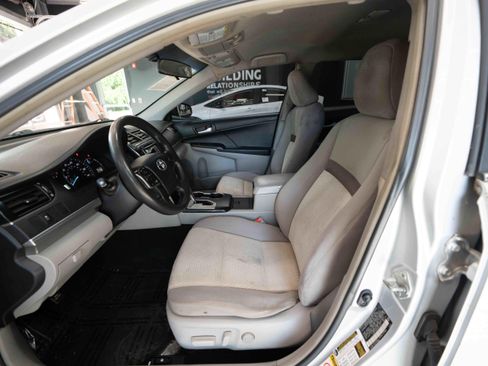 Used 2012 Toyota Camry LE FWD image 9