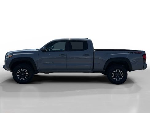 Used 2019 Toyota Tacoma TRD Off-Road w/ Technology Package AWD/4WD image 2