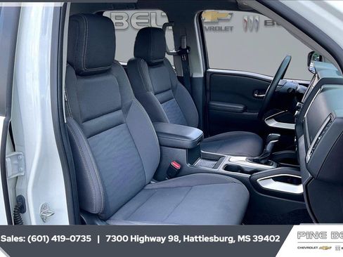 Used 2024 Nissan Frontier SV RWD image 7