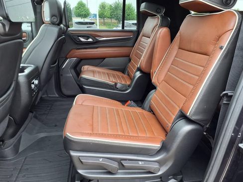 Used 2023 GMC Yukon XL Denali Ultimate AWD/4WD image 26