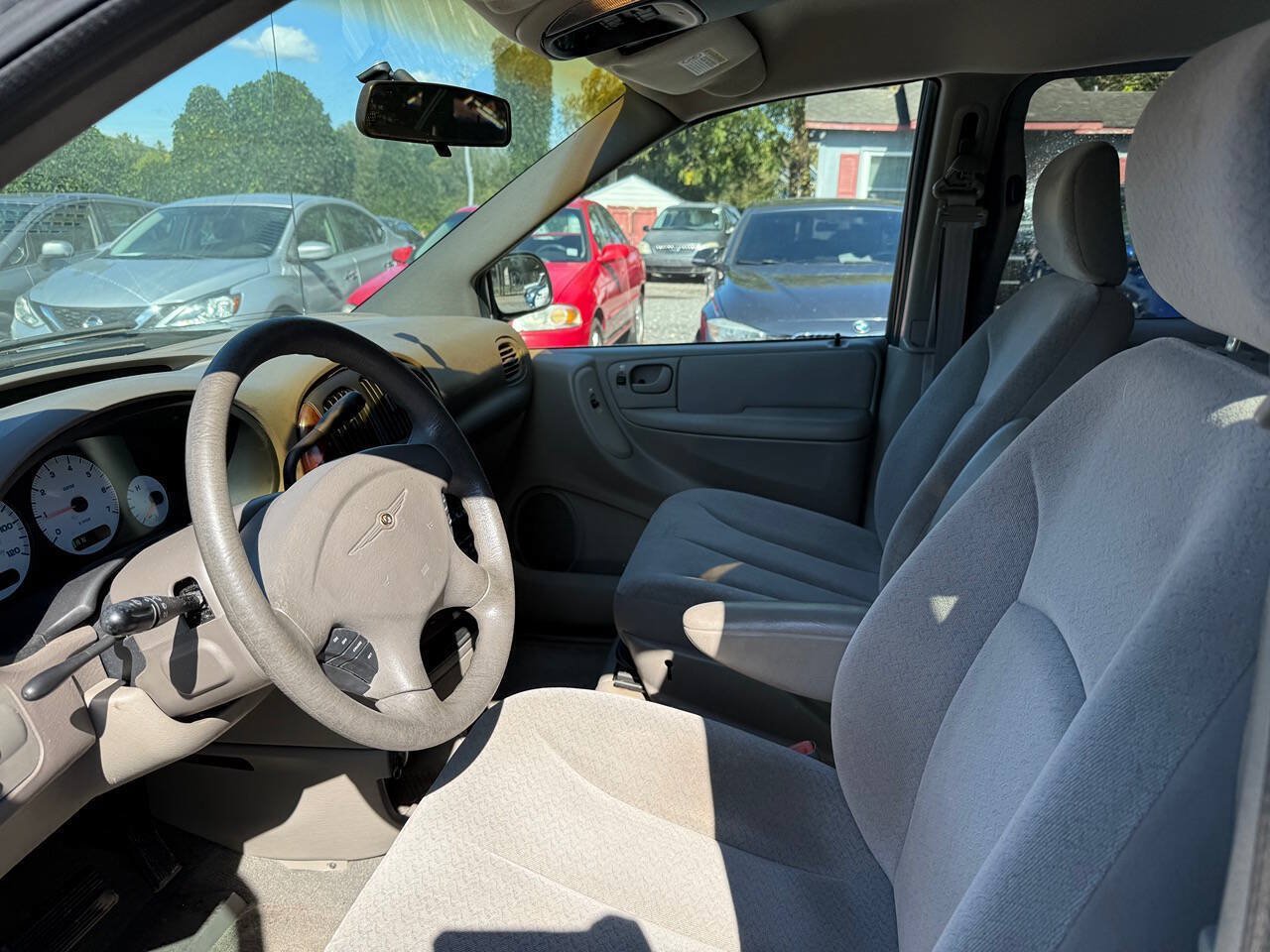 Used 2002 Chrysler Town & Country eL FWD image 21