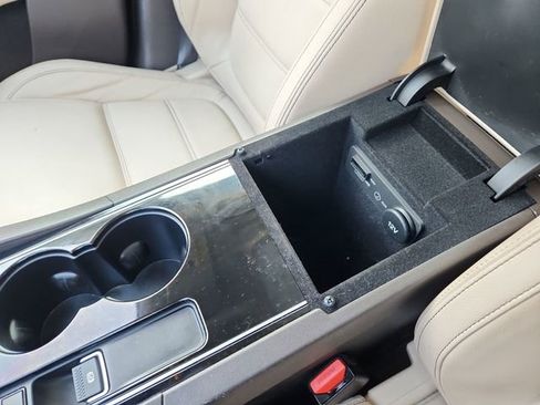 Used 2017 Jaguar F-PACE Prestige image 46