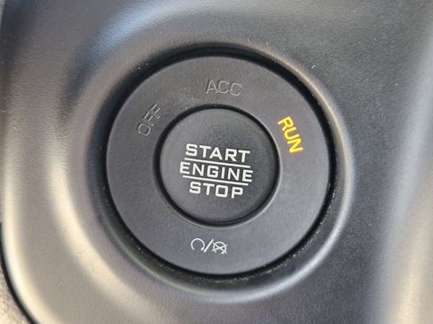 Used 2020 Jeep Gladiator Sport AWD/4WD image 23