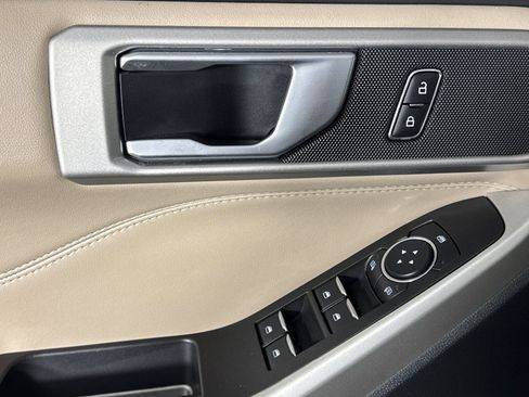 Used 2024 Ford Explorer XLT w/ Equipment Group 202A image 8