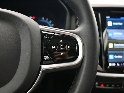 Used 2023 Volvo S60 B5 Plus image 24