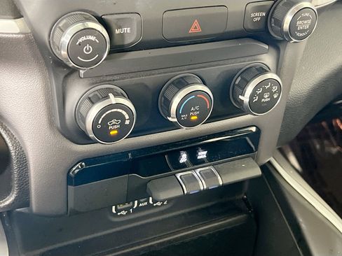 Used 2022 RAM 1500 Big Horn image 15