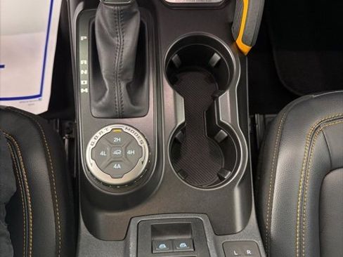 Used 2022 Ford Bronco Badlands image 23