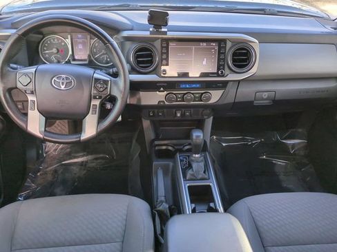Used 2022 Toyota Tacoma SR5 w/ Technology Package image 15