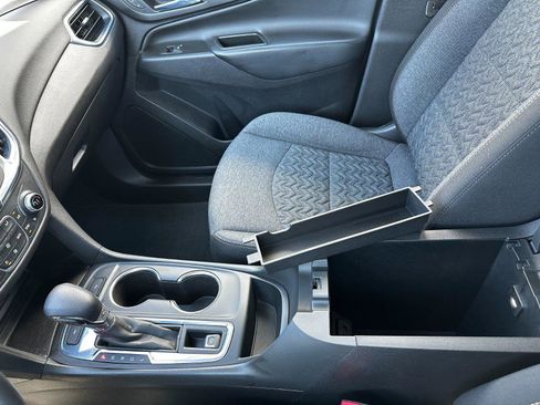 Used 2022 Chevrolet Equinox LT image 16