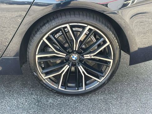 Used 2022 BMW 530i w/ M Sport Package RWD image 8