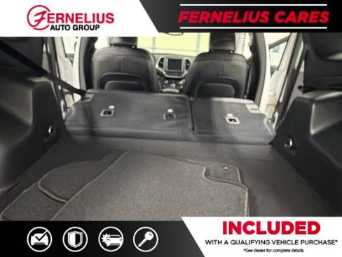 Used 2022 Jeep Cherokee Latitude Lux AWD/4WD image 23