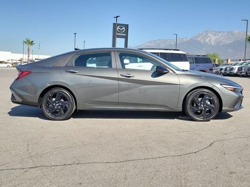New 2026 Hyundai Elantra SEL Sport FWD image 30