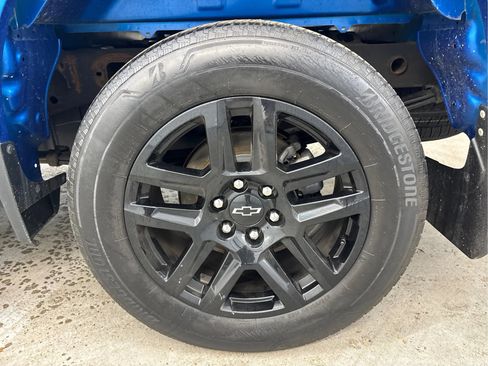Used 2022 Chevrolet Silverado 1500 Custom w/ LPO, Dark Essentials Package AWD/4WD image 29