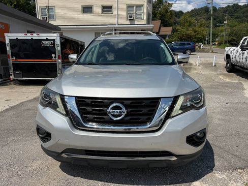Used 2018 Nissan Pathfinder Platinum FWD image 3