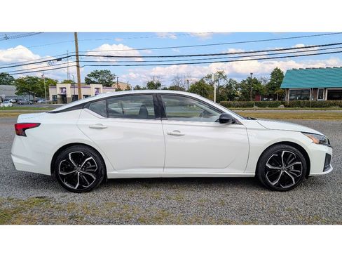 Used 2023 Nissan Altima 2.5 SR image 8