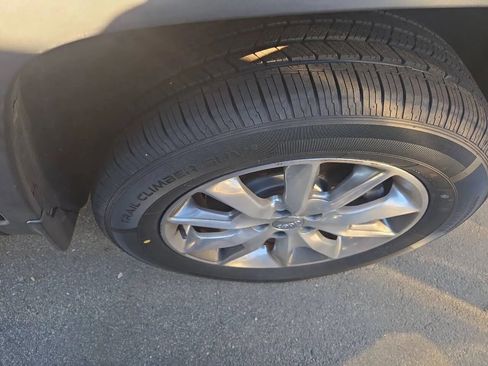 Used 2014 Jeep Cherokee Limited w/ Luxury Group image 20