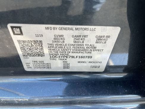 Used 2020 Chevrolet Silverado 2500 LTZ w/ LTZ Convenience Package image 32