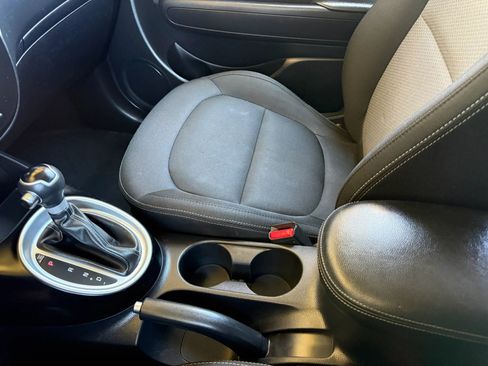 Used 2018 Kia Soul + FWD image 35