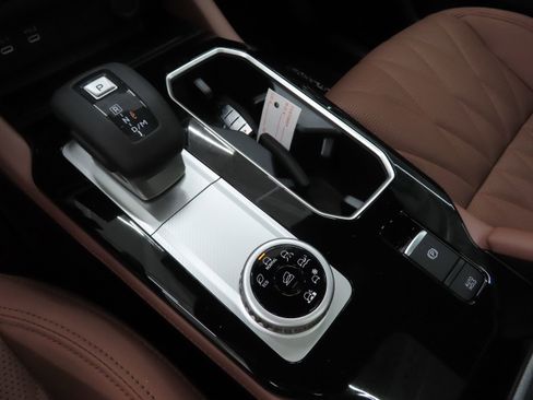 New 2026 Mitsubishi Outlander SEL AWD/4WD image 15