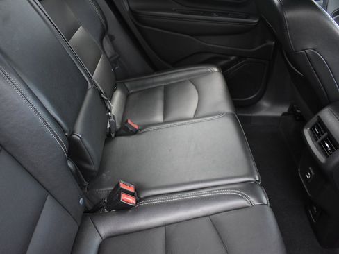 Used 2023 GMC Terrain SLT image 30