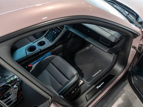 Certified 2025 Porsche Taycan RWD image 29