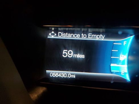 Used 2018 Ford Explorer XLT w/ Equipment Group 202A AWD/4WD image 17