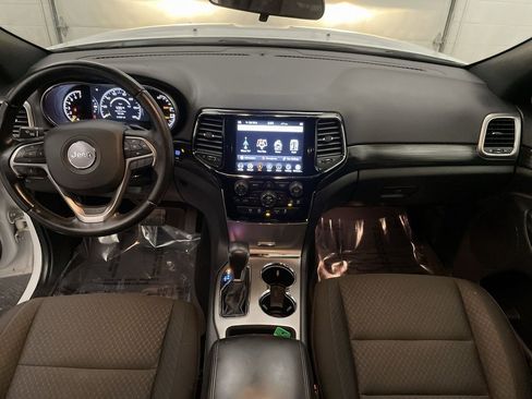 Used 2020 Jeep Grand Cherokee Laredo image 14