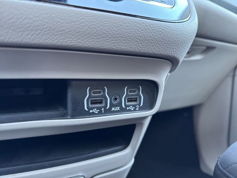 Used 2023 Chrysler Voyager LX FWD image 28