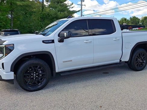 Used 2024 GMC Sierra 1500 Elevation w/ Elevation Premium Package AWD/4WD image 5
