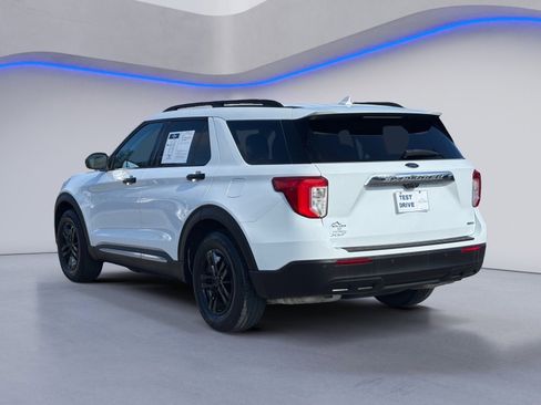 Used 2020 Ford Explorer XLT image 9