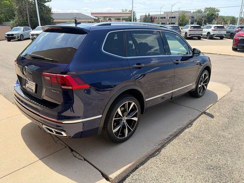 Certified 2023 Volkswagen Tiguan SEL R-Line AWD/4WD image 9
