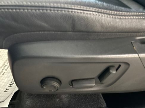 Certified 2023 Volvo XC40 B5 Plus w/ Driver Assist Package image 11