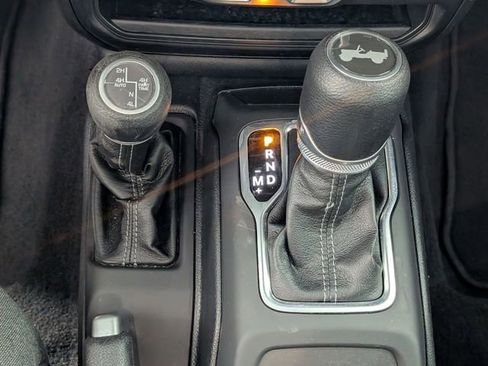 Certified 2025 Jeep Wrangler Unlimited Sahara w/ Safety Group AWD/4WD image 21