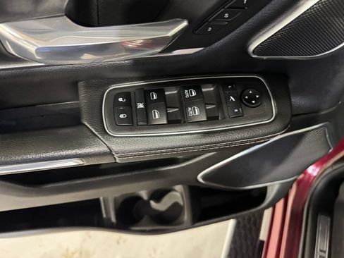 Used 2022 RAM 1500 Laramie AWD/4WD image 17
