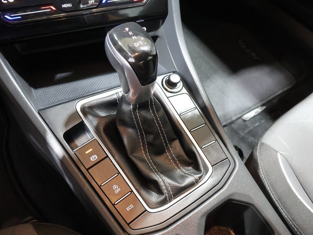Used 2025 Volkswagen Jetta Sport FWD image 29