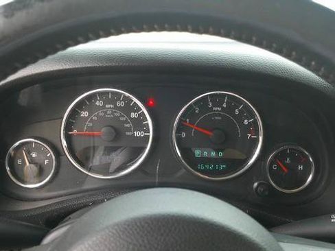 Used 2015 Jeep Wrangler Unlimited Rubicon w/ Connectivity Group AWD/4WD image 6