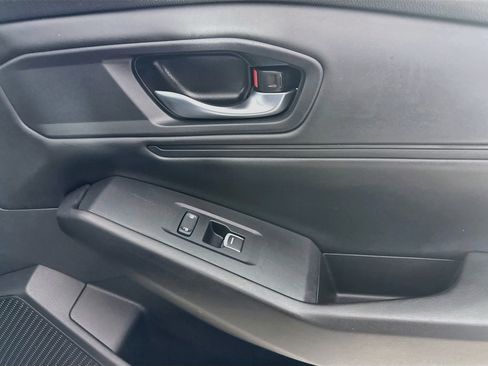 Used 2023 Honda Accord EX image 31