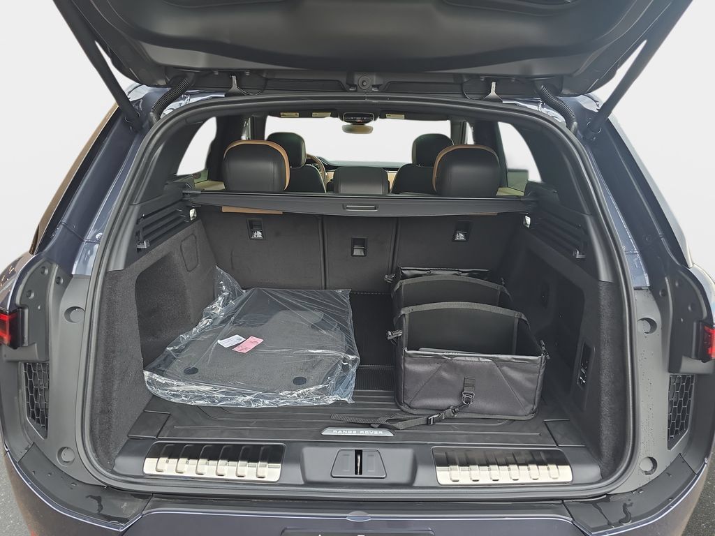 New 2026 Land Rover Range Rover Sport Dynamic SE AWD/4WD image 10