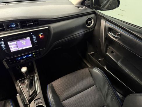 Used 2018 Toyota Corolla SE FWD image 18