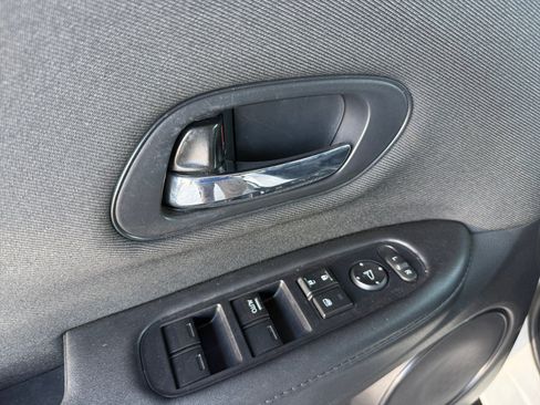 Used 2021 Honda HR-V Sport image 18