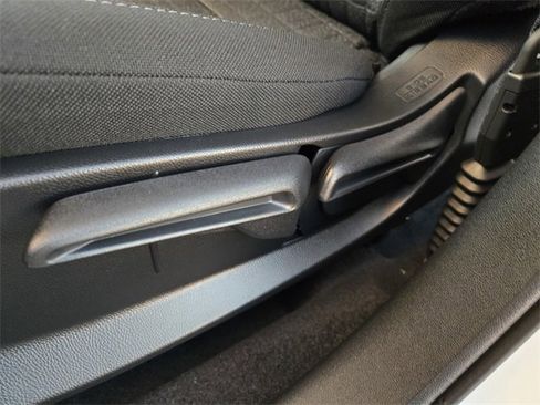 New 2026 Honda HR-V LX image 23