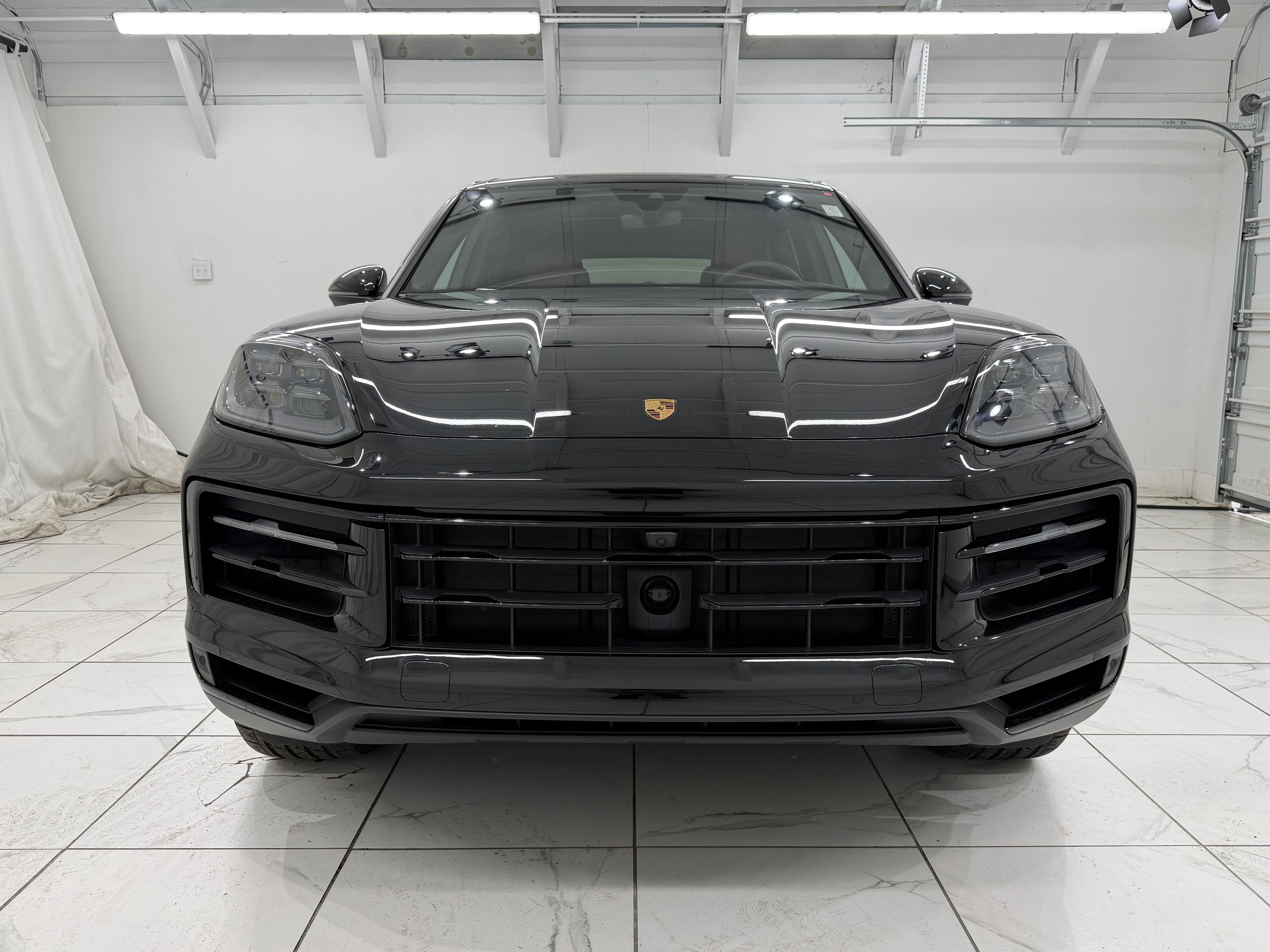 Used 2025 Porsche Cayenne S AWD/4WD image 9