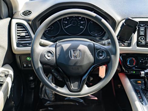 Used 2021 Honda HR-V LX image 15