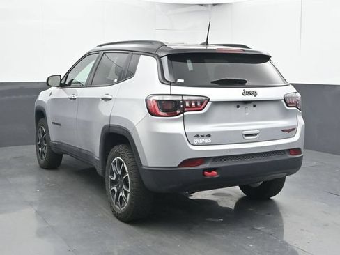 Used 2025 Jeep Compass Trailhawk AWD/4WD image 11
